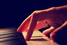 九游:也不好惹22年马竞曼城赛后冲突,贝尔塔怒推曼城工作人员的脸.